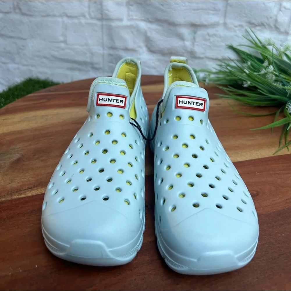Hunter Original Lightweight Outdoor Shoe with Ventilating... Size US B3 G4